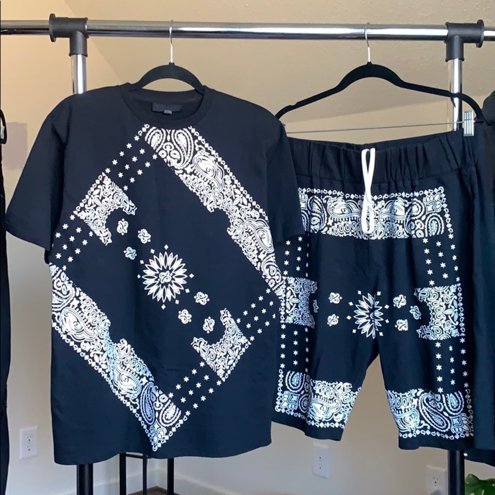 BLACK SCALE Paisley T-Shirt and Shorts Combo